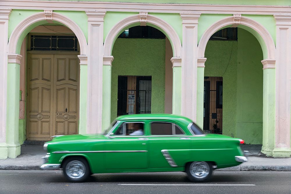 Cuba, Havana. Vintage 1952 Ford Customline